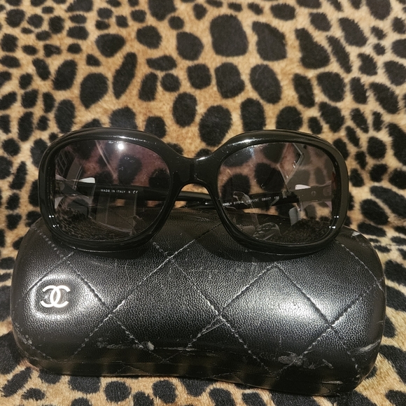 Chanel Black Square Oversized White Bow Sunglasses with Case - Picture 2 of 9